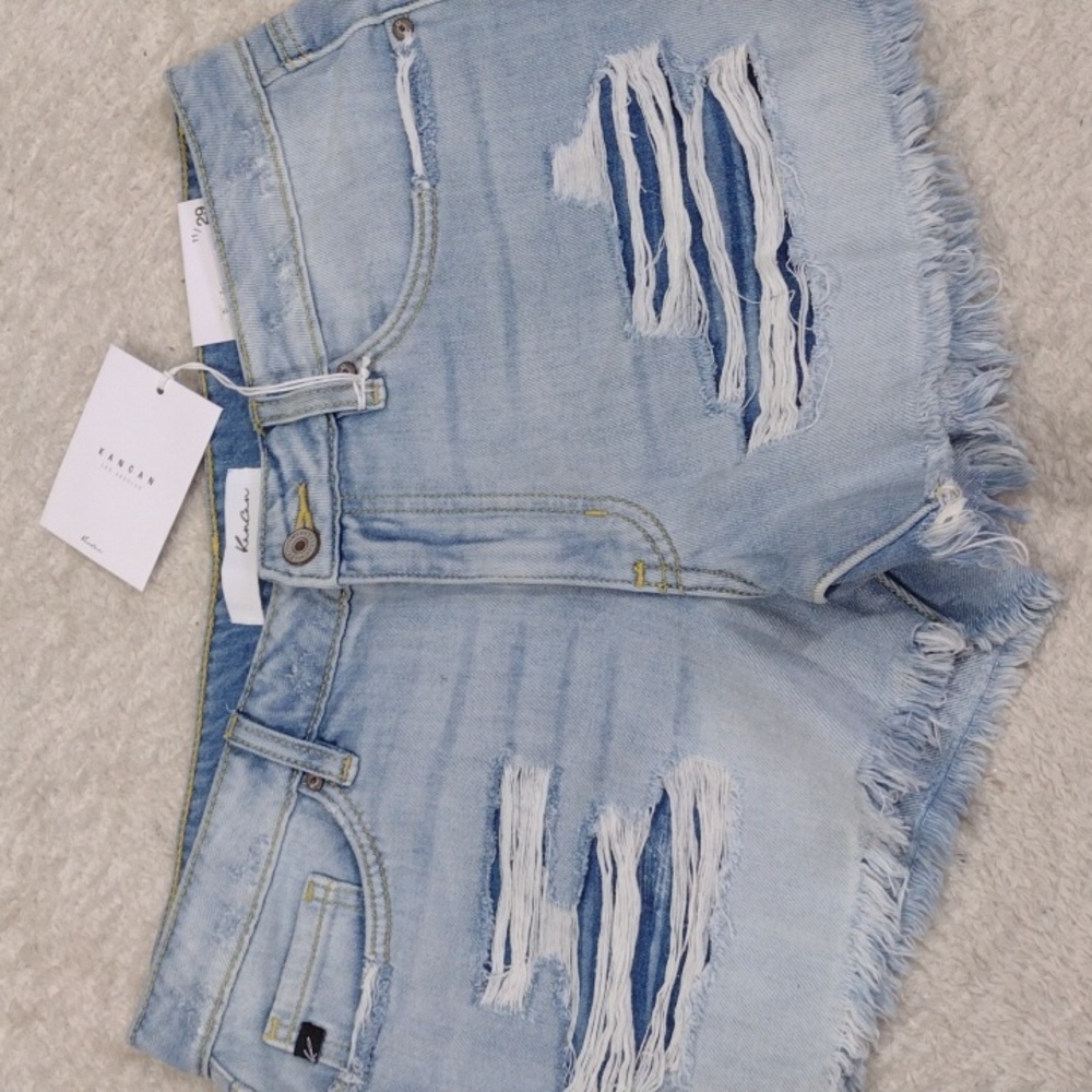 New Kancan Shorts Size 11/29 Distressed Mid Rise